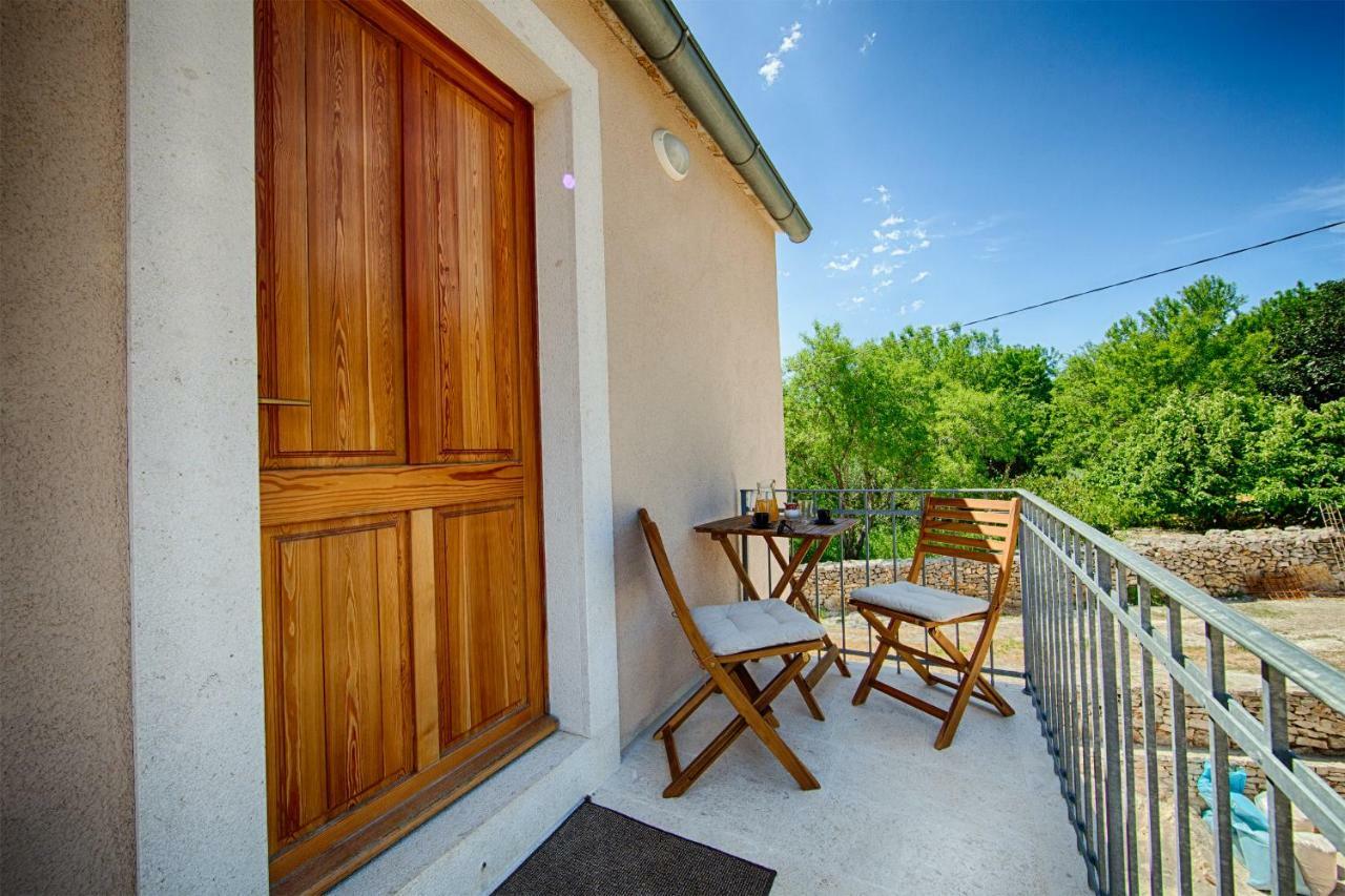 Betini Apartments - Authentic Island Escape Komiža Exterior foto