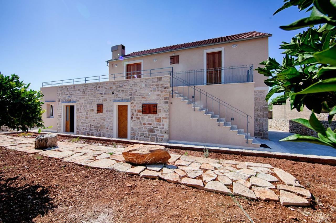 Betini Apartments - Authentic Island Escape Komiža Exterior foto